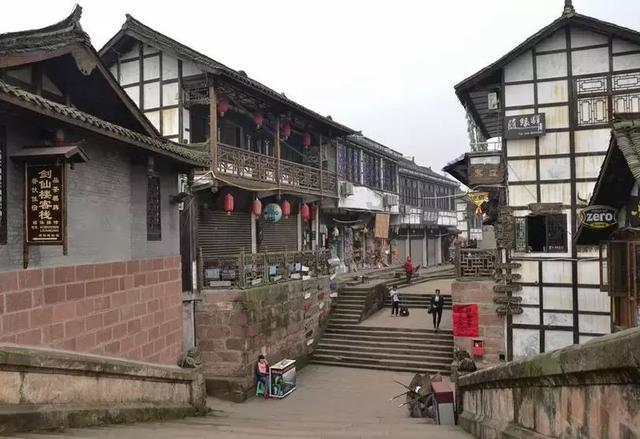世体：佩尼亚取代特狮成为首发后，14场丢了26球，只零封2次
