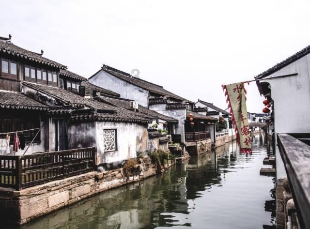《百年孤独》这本书是讲什么的？游戏画面